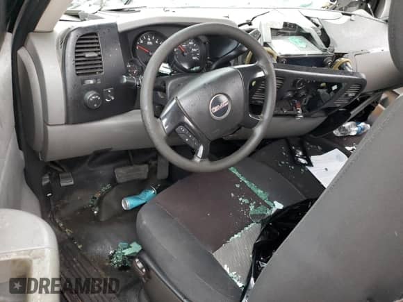 2007 GMC Sierra 1500 Work Truck z VIN 1GTEK14X27Z626622, wystawiony jako Copart lot #86516794 z przebiegiem Nie podano mil oraz Czysty tytuł • Clean title. Historia ofert i sprzedaży dostępna na DreamBid. Obrazek 8.