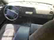 1999 Dodge Dakota SLT z VIN 1B7GG22Y7XS121079, wystawiony jako Copart lot #60632755 z przebiegiem 319 198 mil mil oraz Czysty tytuł • Clean title. Historia ofert i sprzedaży dostępna na DreamBid. Obrazek 8.