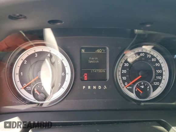 2014 Ram 1500 Big Horn z VIN 1C6RR6GG9ES170217, wystawiony jako Copart lot #68502265 z przebiegiem 174 796 mil mil oraz Szkoda całkowita • Salvage title. Historia ofert i sprzedaży dostępna na DreamBid. Obrazek 9.