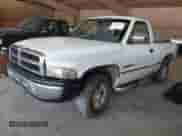 1996 Dodge 1500 с VIN 1B7HC16Y6TS549403, выставлен на аукционе IAAI как лот 42991574 с пробегом 171 895 миль миль и . История ставок и продаж доступна на DreamBid. Изображение 2.