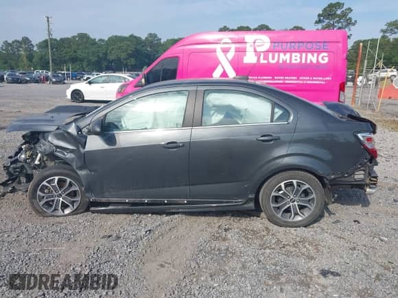 2020 Chevrolet Sonic LT with VIN 1G1JD5SB7L4125541, listed as a IAAI auction lot 42312673 with 69,182 mi miles and . Bid and sale history available at DreamBid. Image 15.