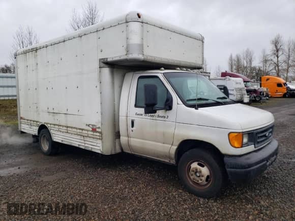 2006 Ford Econoline Cargo с VIN 1FDXE45S16HA83784, выставлен на аукционе Copart как лот 45242935 с пробегом 200 040 миль миль и Чистый • Clean title. История ставок и продаж доступна на DreamBid. Изображение 4.