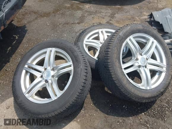 2010 Hyundai Genesis с VIN KMHGC4DF0AU070647, выставлен на аукционе IAAI как лот 42827088 с пробегом 102 373 миль миль и . История ставок и продаж доступна на DreamBid. Изображение 12.