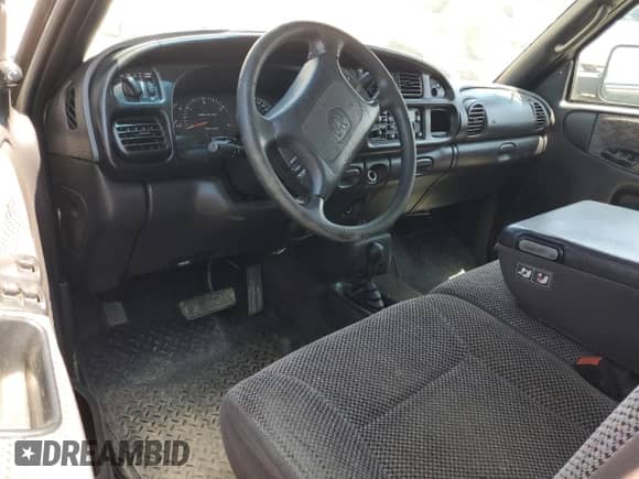 2000 Dodge 2500 with VIN 3B7KF2665YM215073, listed as a Copart auction lot 59399015 with 264,074 mi miles and Salvage title. Bid and sale history available at DreamBid. Image 8.