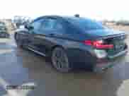 2023 BMW 5 Series 530e z VIN WBA13AG09PCL56556, wystawiony jako IAAI lot #42098427 z przebiegiem Nie podano mil oraz . Historia ofert i sprzedaży dostępna na DreamBid. Obrazek 3.