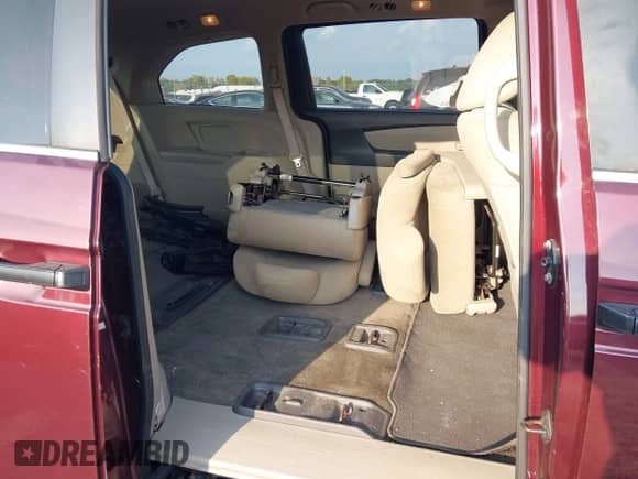 2013 Honda Odyssey LX с VIN 5FNRL5H27DB058888, выставлен на аукционе IAAI как лот 43266697 с пробегом 160 562 миль миль и . История ставок и продаж доступна на DreamBid. Изображение 8.