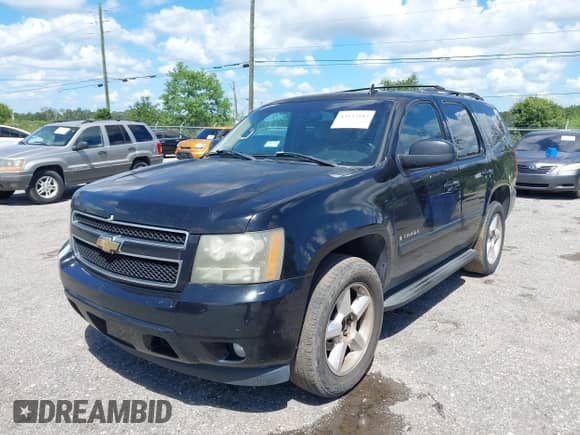 2008 Chevrolet Tahoe 1LT с VIN 1GNFC13038R109800, выставлен на аукционе IAAI как лот 43132582 с пробегом 313 598 миль миль и . История ставок и продаж доступна на DreamBid. Изображение 2.