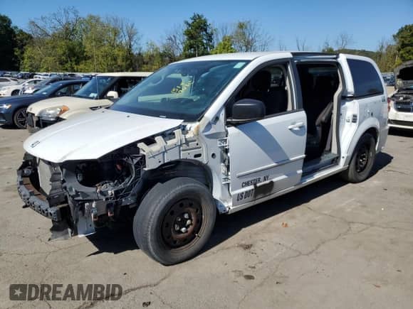 2016 Dodge Grand Caravan American Value with VIN 2C4RDGBGXGR116918, listed as a Copart auction lot 84472645 with 150,391 mi miles and Clean title. Bid and sale history available at DreamBid. Image 1.