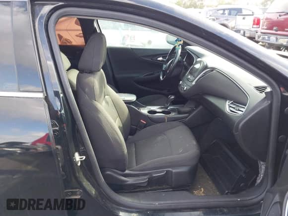 2017 Chevrolet Malibu Hybrid с VIN 1G1ZJ5SU0HF267934, выставлен на аукционе IAAI как лот 43448018 с пробегом Не указан миль и . История ставок и продаж доступна на DreamBid. Изображение 5.