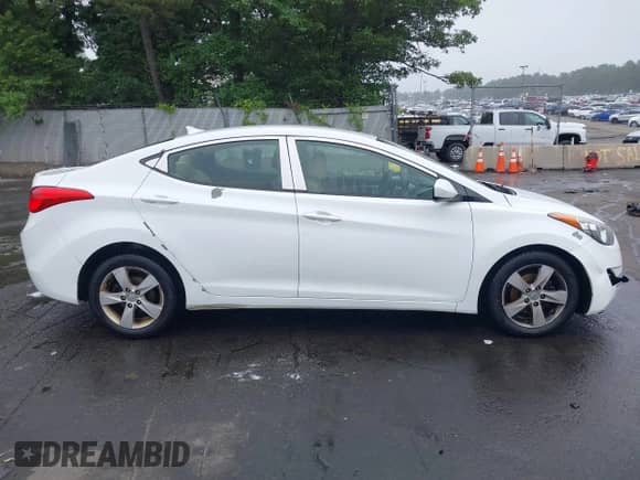 2013 Hyundai Elantra GLS с VIN 5NPDH4AE1DH271430, выставлен на аукционе IAAI как лот 42472713 с пробегом 192 994 миль миль и . История ставок и продаж доступна на DreamBid. Изображение 13.