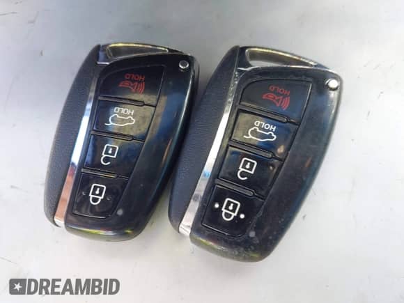 2014 Hyundai Santa Fe with VIN 5XYZUDLAXEG151453, listed as a IAAI auction lot 43479084 with 127,090 mi miles and . Bid and sale history available at DreamBid. Image 11.