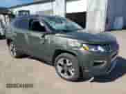 2019 Jeep Compass Limited z VIN 3C4NJDCBXKT840140, wystawiony jako Copart lot #84477385 z przebiegiem 62 340 mil mil oraz Czysty tytuł • Clean title. Historia ofert i sprzedaży dostępna na DreamBid. Obrazek 4.