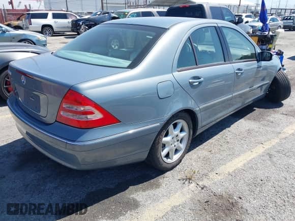 2004 Mercedes-Benz C 320 with VIN WDBRF64J34F501106, listed as a IAAI auction lot 42313795 with 81,476 mi miles and . Bid and sale history available at DreamBid. Image 4.