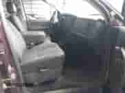 2004 Dodge 1500 ST z VIN 1D7HA18K64J266253, wystawiony jako IAAI lot #42013992 z przebiegiem 120 136 mil mil oraz . Historia ofert i sprzedaży dostępna na DreamBid. Obrazek 5.