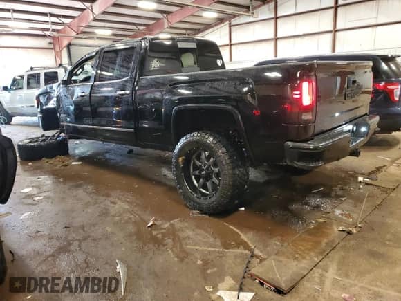 2015 GMC Sierra 1500 Denali with VIN 3GTU2WEJ5FG412757, listed as a Copart auction lot 71167415 with 148,708 mi miles and Clean title. Bid and sale history available at DreamBid. Image 2.