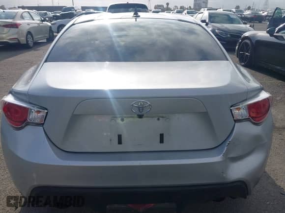 2014 Scion FR-S z VIN JF1ZNAA10E8702937, wystawiony jako IAAI lot #42243654 z przebiegiem 130 344 mil mil oraz . Historia ofert i sprzedaży dostępna na DreamBid. Obrazek 16.