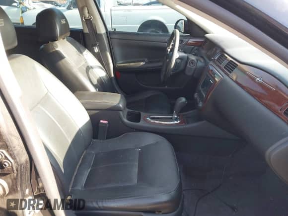 2007 Chevrolet Impala SS z VIN 2G1WD58C679192639, wystawiony jako IAAI lot #42008132 z przebiegiem 169 149 mil mil oraz . Historia ofert i sprzedaży dostępna na DreamBid. Obrazek 5.