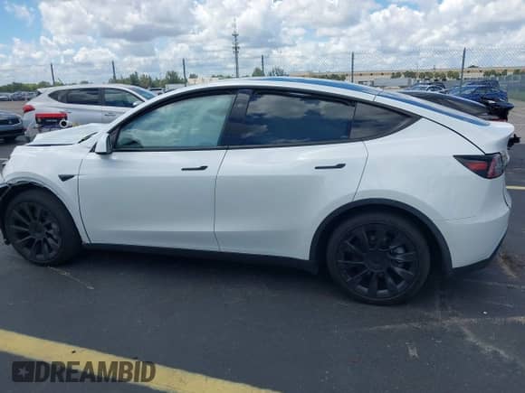 2024 Tesla Model Y с VIN 7SAYGDED3RF019239, выставлен на аукционе IAAI как лот 42978849 с пробегом 14 551 миль миль и . История ставок и продаж доступна на DreamBid. Изображение 14.