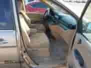 2005 Honda Odyssey EX z VIN 5FNRL38465B044990, wystawiony jako IAAI lot #43334598 z przebiegiem 177 732 mil mil oraz . Historia ofert i sprzedaży dostępna na DreamBid. Obrazek 5.