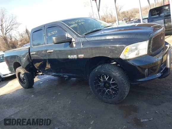 2013 Ram 1500 Tradesman z VIN 1C6RR7FT4DS645906, wystawiony jako IAAI lot #41679254 z przebiegiem 123 409 mil mil oraz . Historia ofert i sprzedaży dostępna na DreamBid. Obrazek 13.