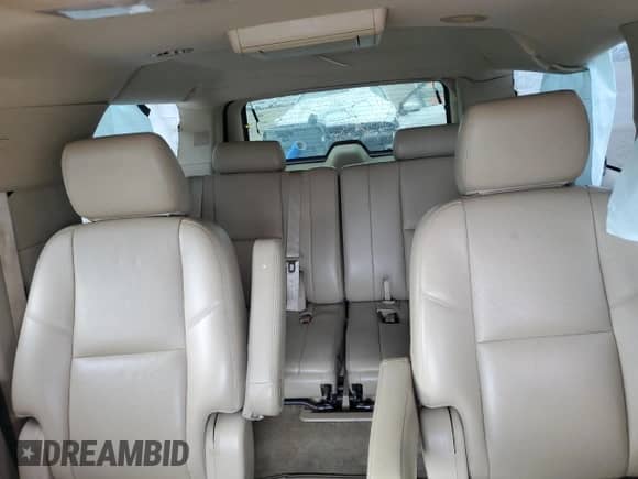 2014 Chevrolet Suburban LTZ с VIN 1GNSKKE7XER239070, выставлен на аукционе Copart как лот 85556165 с пробегом 186 343 миль миль и Чистый • Clean title. История ставок и продаж доступна на DreamBid. Изображение 10.