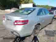 2010 Toyota Camry z VIN 4T1BF3EK4AU020969, wystawiony jako IAAI lot #43324670 z przebiegiem 272 629 mil mil oraz . Historia ofert i sprzedaży dostępna na DreamBid. Obrazek 4.