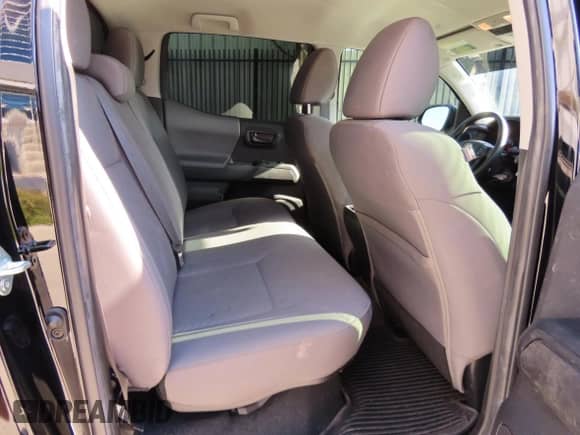 2023 Toyota Tacoma SR z VIN 3TYCZ5AN2PT134806, wystawiony jako Copart lot #85576265 z przebiegiem 26 635 mil mil oraz Czysty tytuł • Clean title. Historia ofert i sprzedaży dostępna na DreamBid. Obrazek 6.