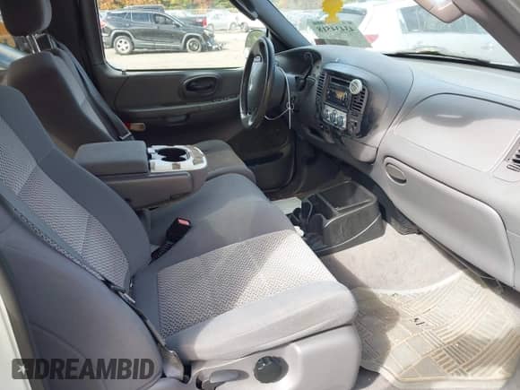 2002 Ford F-150 XL с VIN 1FTRX17W12NB93994, выставлен на аукционе IAAI как лот 43434518 с пробегом 210 945 миль миль и . История ставок и продаж доступна на DreamBid. Изображение 5.