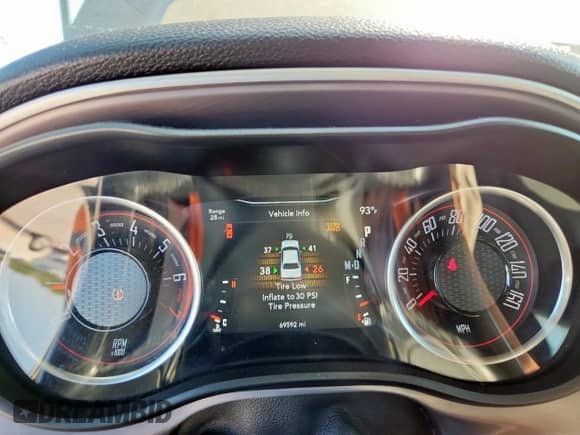 2019 Dodge Challenger SXT with VIN 2C3CDZGG7KH712968, listed as a Copart auction lot 85871395 with 69,592 mi miles and Clean title. Bid and sale history available at DreamBid. Image 9.