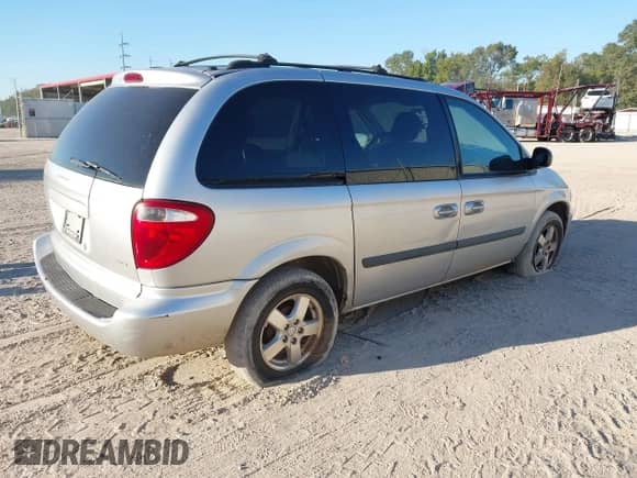 2005 Dodge Caravan SXT with VIN 1D4GP45R85B241358, listed as a IAAI auction lot 43435486 with 184,329 mi miles and . Bid and sale history available at DreamBid. Image 4.