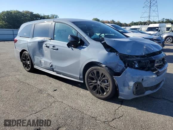 2025 Honda Odyssey Sport-L z VIN 5FNRL6H7XSB048631, wystawiony jako Copart lot #84731095 z przebiegiem 15 158 mil mil oraz Szkoda całkowita • Salvage title. Historia ofert i sprzedaży dostępna na DreamBid. Obrazek 4.