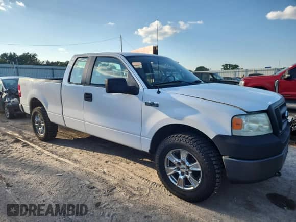 2008 Ford F-150 STX с VIN 1FTRX14W28FA17821, выставлен на аукционе Copart как лот 81803385 с пробегом 142 297 миль миль и Списание • Salvage title. История ставок и продаж доступна на DreamBid. Изображение 4.