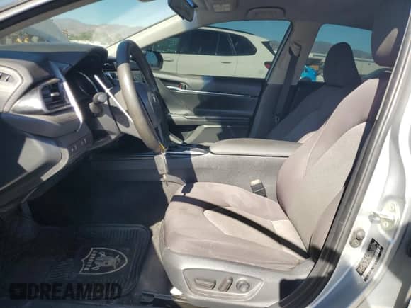 2019 Toyota Camry SE z VIN 4T1B11HK3KU268503, wystawiony jako Copart lot #71220275 z przebiegiem 105 038 mil mil oraz Szkoda całkowita • Salvage title. Historia ofert i sprzedaży dostępna na DreamBid. Obrazek 7.