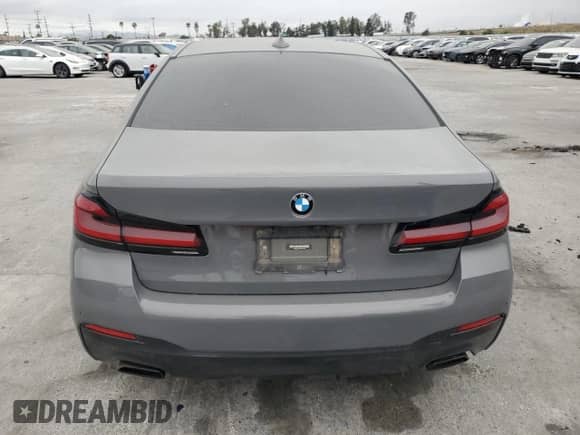 2022 BMW 5 Series 540i z VIN WBA53BJ02NWX48709, wystawiony jako Copart lot #46219995 z przebiegiem 42 719 mil mil oraz Szkoda całkowita • Salvage title. Historia ofert i sprzedaży dostępna na DreamBid. Obrazek 6.