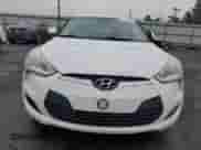 2013 Hyundai Veloster w/Black Int z VIN KMHTC6AD6DU180586, wystawiony jako Copart lot #81717425 z przebiegiem 91 070 mil mil oraz Szkoda całkowita • Salvage title. Historia ofert i sprzedaży dostępna na DreamBid. Obrazek 5.