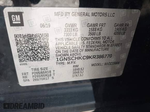 2019 Chevrolet Suburban LT z VIN 1GNSCHKC9KR386770, wystawiony jako IAAI lot #42509089 z przebiegiem 104 678 mil mil oraz . Historia ofert i sprzedaży dostępna na DreamBid. Obrazek 9.