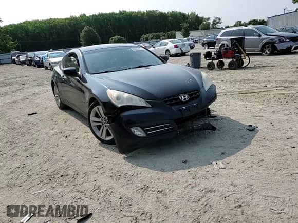 2010 Hyundai Genesis Coupe with VIN KMHHU6KH1AU014816, listed as a Copart auction lot 59250645 with 152,333 mi miles and Salvage title. Bid and sale history available at DreamBid. Image 13.