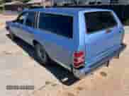 1988 Chevrolet Caprice z VIN 1G1BN81Y8JR214558, wystawiony jako Copart lot #59442205 z przebiegiem 89 217 mil mil oraz Czysty tytuł • Clean title. Historia ofert i sprzedaży dostępna na DreamBid. Obrazek 3.