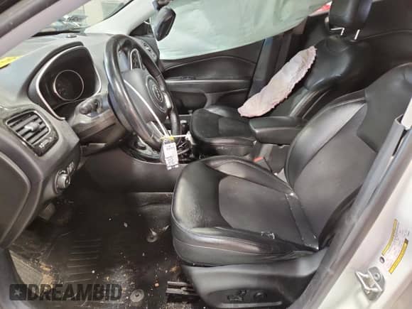 2018 Jeep Compass Latitude with VIN 3C4NJDBB7JT395873, listed as a Copart auction lot 82109115 with Not provided miles and Salvage title. Bid and sale history available at DreamBid. Image 7.