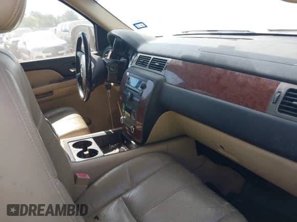 2008 Chevrolet Tahoe 1LT с VIN 1GNFC130X8R171176, выставлен на аукционе IAAI как лот 43230329 с пробегом 269 395 миль миль и . История ставок и продаж доступна на DreamBid. Изображение 5.