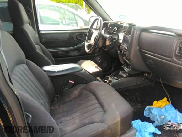 2003 Chevrolet Blazer LS с VIN 1GNCS13XX3K108308, выставлен на аукционе IAAI как лот 42286854 с пробегом 182 833 миль миль и . История ставок и продаж доступна на DreamBid. Изображение 5.