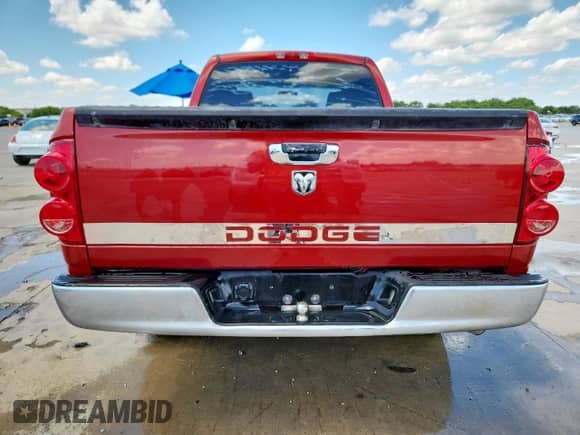 2007 Dodge 1500 ST z VIN 1D7HA18P77S237659, wystawiony jako Copart lot #62591535 z przebiegiem 194 930 mil mil oraz Czysty tytuł • Clean title. Historia ofert i sprzedaży dostępna na DreamBid. Obrazek 6.