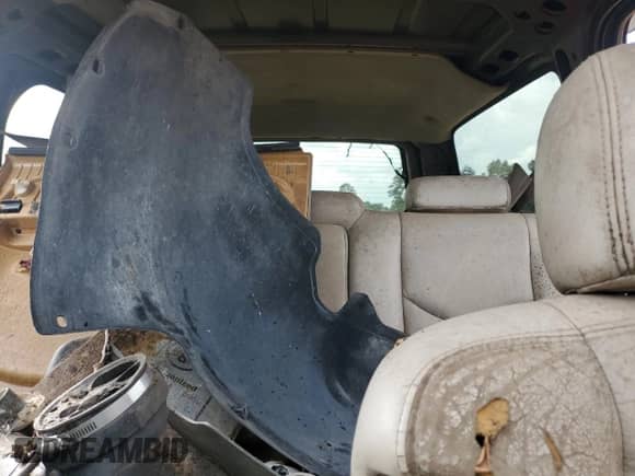 2005 Chevrolet Suburban Z71 с VIN 3GNFK16Z95G113939, выставлен на аукционе Copart как лот 81970295 с пробегом Не указан миль и Списание • Salvage title. История ставок и продаж доступна на DreamBid. Изображение 10.
