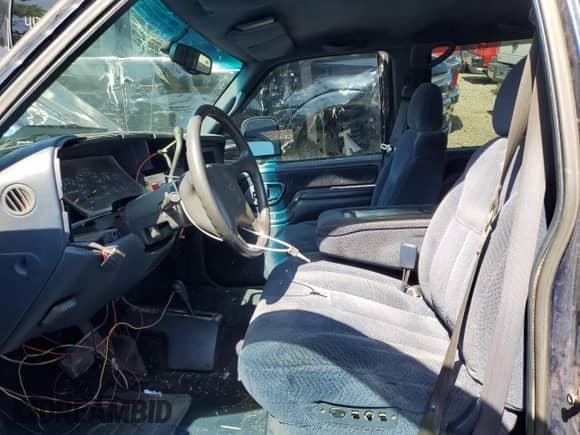 1999 Chevrolet Silverado 3500 с VIN 1GCHK33J6XF049231, выставлен на аукционе Copart как лот 61727335 с пробегом 216 697 миль миль и Чистый • Clean title. История ставок и продаж доступна на DreamBid. Изображение 7.