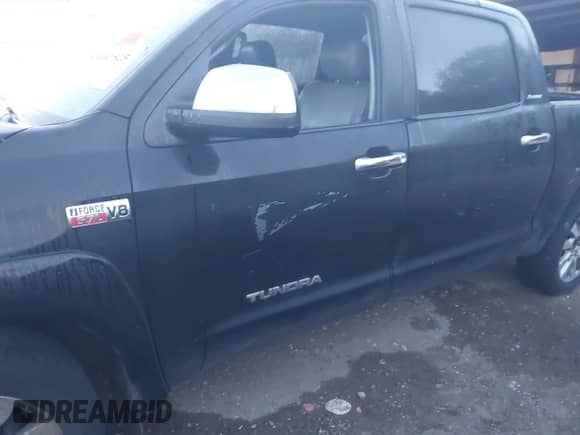 2010 Toyota Tundra Limited z VIN 5TFFY5F13AX084808, wystawiony jako IAAI lot #43402525 z przebiegiem 338 926 mil mil oraz . Historia ofert i sprzedaży dostępna na DreamBid. Obrazek 6.