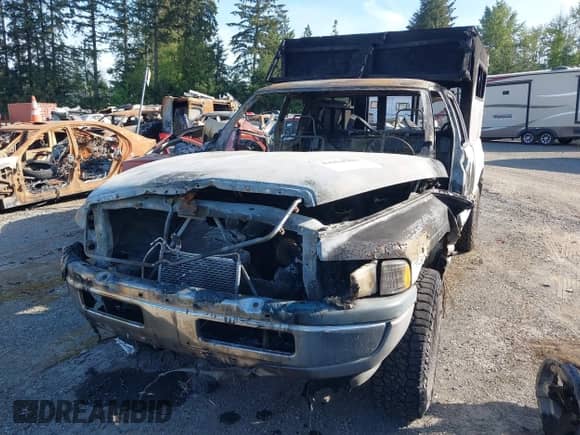 1997 Dodge 1500 с VIN 3B7HF13Y2VG738782, выставлен на аукционе IAAI как лот 42224906 с пробегом Не указан миль и . История ставок и продаж доступна на DreamBid. Изображение 6.