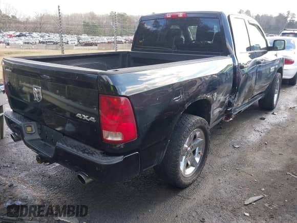 2013 Ram 1500 Tradesman z VIN 1C6RR7FTXDS540061, wystawiony jako IAAI lot #41411343 z przebiegiem 225 187 mil mil oraz . Historia ofert i sprzedaży dostępna na DreamBid. Obrazek 4.