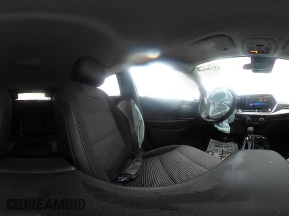 2025 Chevrolet Trax LT with VIN KL77LHEP1SC022758, listed as a IAAI auction lot 43290989 with 12,637 mi miles and . Bid and sale history available at DreamBid. Image 18.