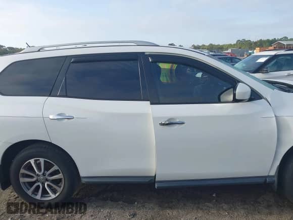 2013 Nissan Pathfinder SV with VIN 5N1AR2MN3DC671772, listed as a IAAI auction lot 41918880 with 116,182 mi miles and . Bid and sale history available at DreamBid. Image 14.