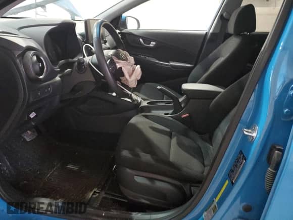 2022 Hyundai Kona SEL z VIN KM8K32AB6NU894772, wystawiony jako Copart lot #61062565 z przebiegiem 13 683 mil mil oraz Nie do naprawy • Non repairable. Historia ofert i sprzedaży dostępna na DreamBid. Obrazek 7.